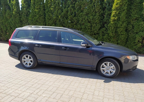 Volvo V70 cena 39500 przebieg: 192000, rok produkcji 2009 z Garwolin małe 137